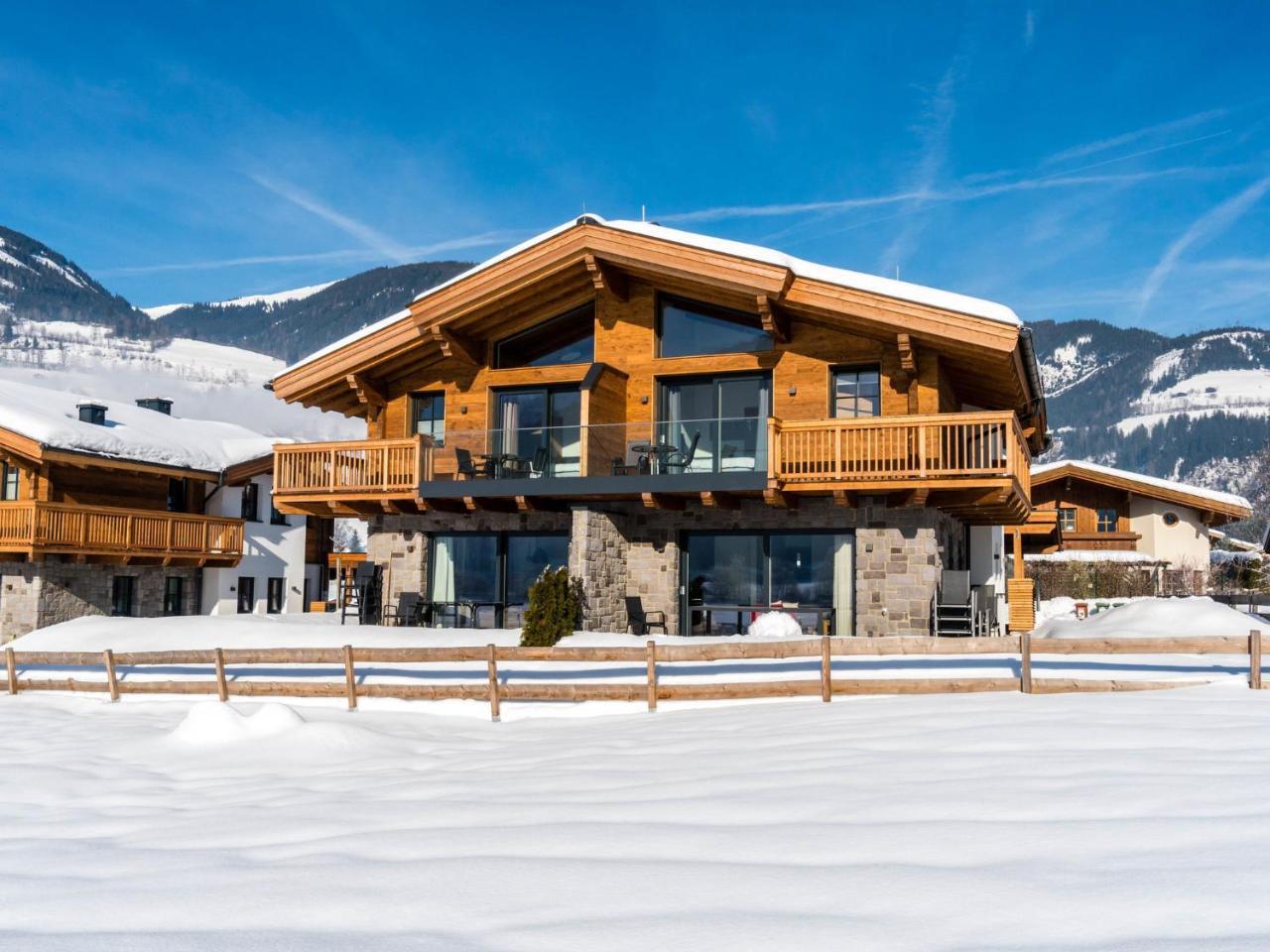 Semi Detached Chalet In M Hlbach With Sauna Muhlbach Am Hochkonig Bagian luar foto